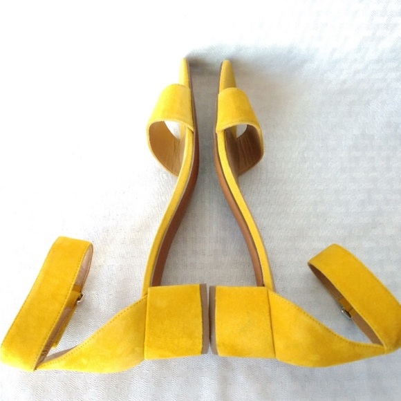 Franco Sarto Low Heeled Yellow Sandals Size 9 - Picture 7 of 8